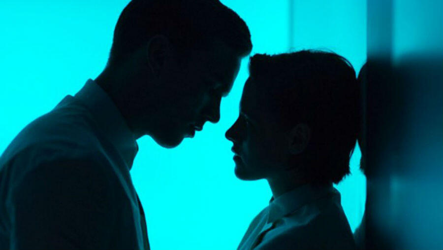 News Briefs: Kristen Stewart in First 'Equals' Photo; First 'Stretch' Trailer