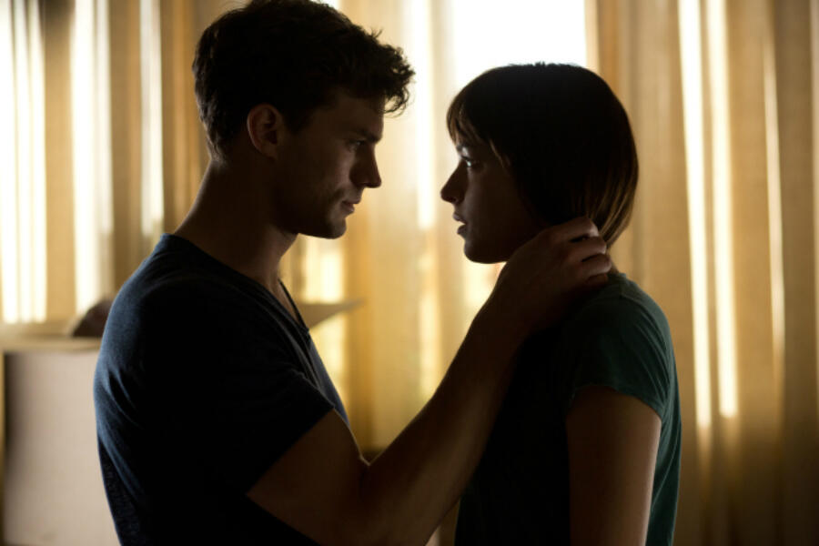 News Briefs: 'Fifty Shades of Grey' Gets Intimate (Photo); Simon Pegg Is Cowriting 'Star Trek 3'
