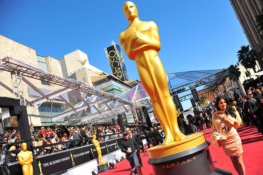 Tips for Hosting an Oscar Party with Kids