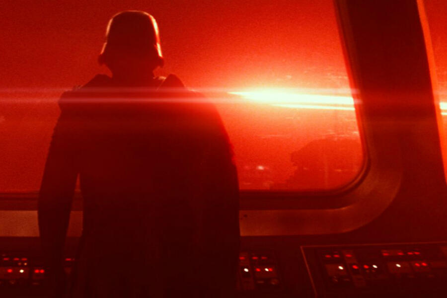 Latest 'Star Wars: The Force Awakens' Extended TV Spot Shines a Spotlight on an Evil Character