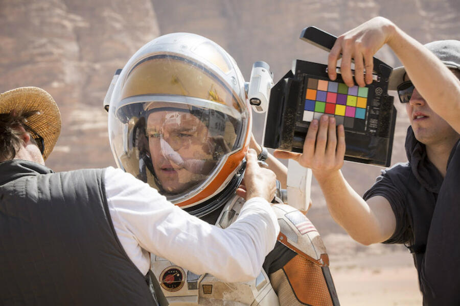 News Briefs: First Look at Matt Damon in 'The Martian'; Watch Johnny Depp in Edgy 'Black Mass' Trailer