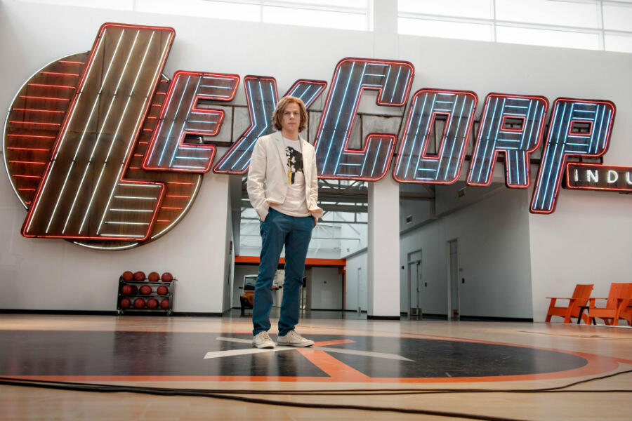 News Briefs: Jesse Eisenberg, Connie Nielsen Confirmed for 'Justice League'