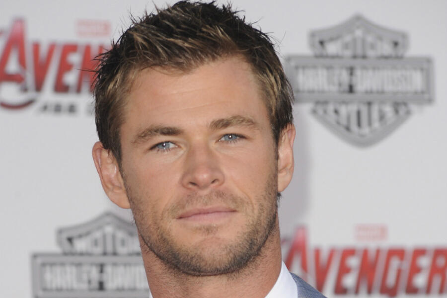 News Briefs: Chris Hemsworth Joins New 'Ghostbusters'; 'Pitch Perfect 3' Is Indeed on Its Way