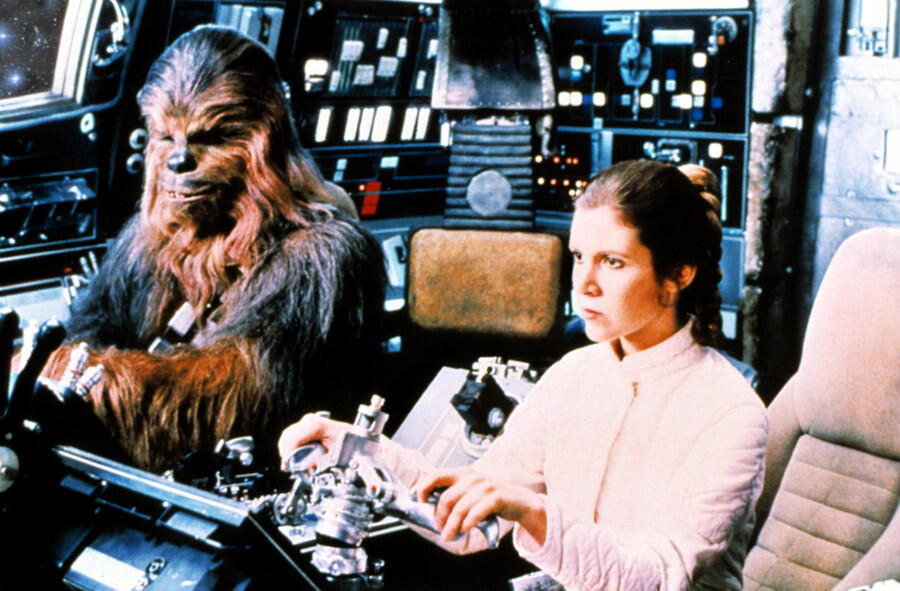 'Star Wars' Buzz: J.J. Abrams Calls The Leia-Rey Hug in 'The Force Awakens' "A Mistake"