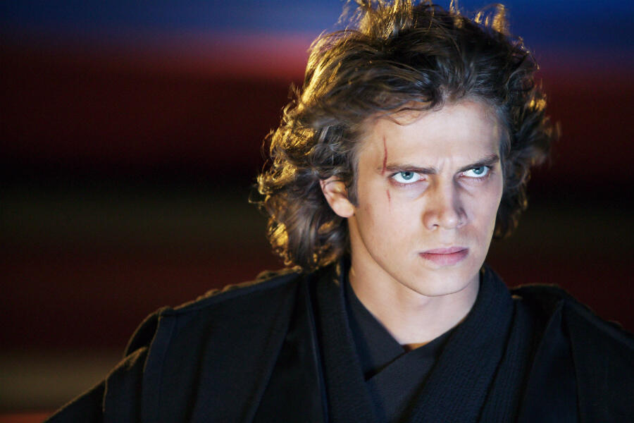 'Star Wars' Buzz: How Anakin Skywalker Almost Appeared in 'The Force Awakens' and More