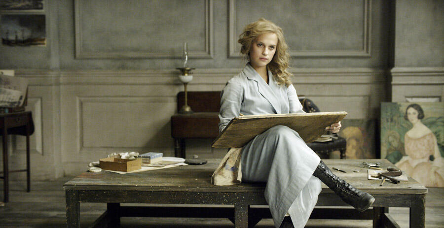 Movie News: See Alicia Vikander Risking Life, Limb in 'Lara Croft'