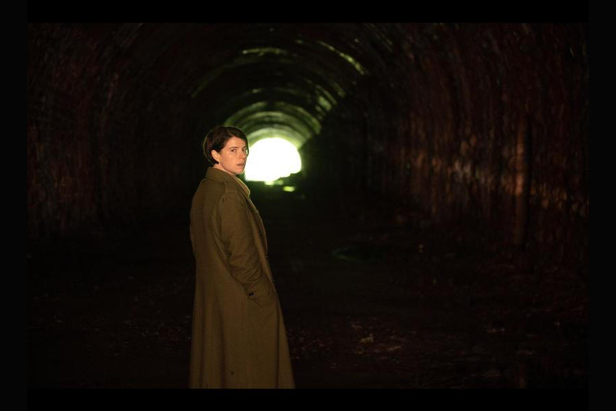 Exclusive 'Men' Clip: Falling Apples