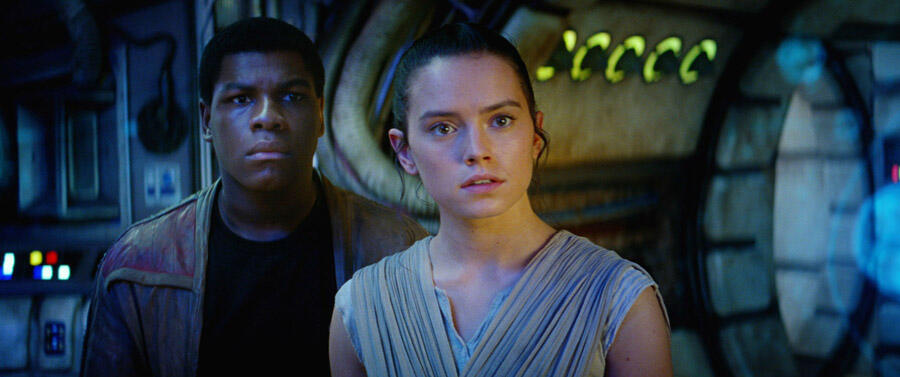 'Star Wars: The Last Jedi' Buzz: New Details on Luke, Rey, Kylo Ren and More