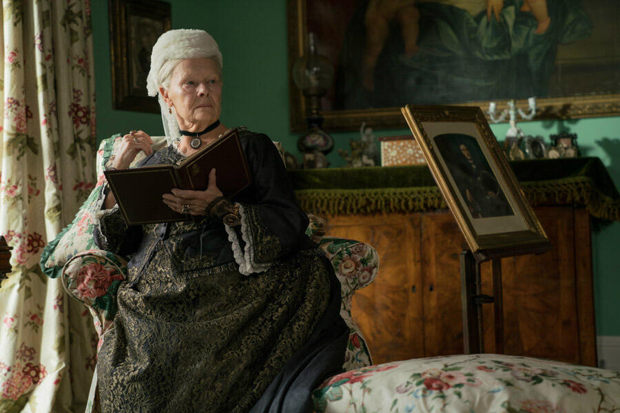 Watch Exclusive 'Victoria and Abdul' Clip: Member of the Family