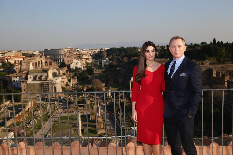 New 'SPECTRE' Images Prove Bond Girl Monica Bellucci Is Aging Backwards