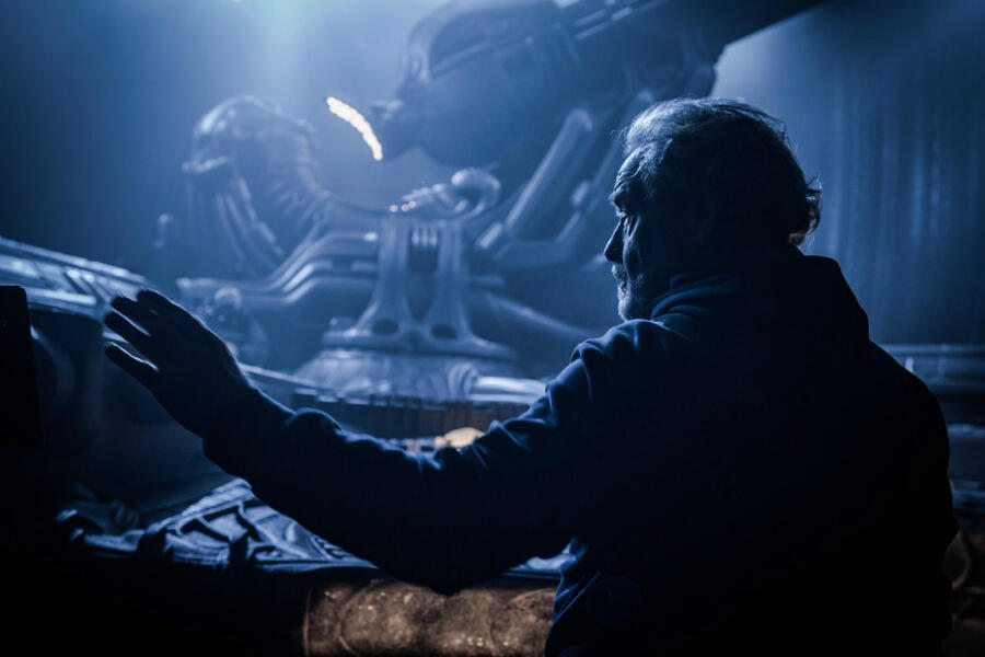 News Briefs: See How Ridley Scott's 'Alien: Covenant' May Tie into Original