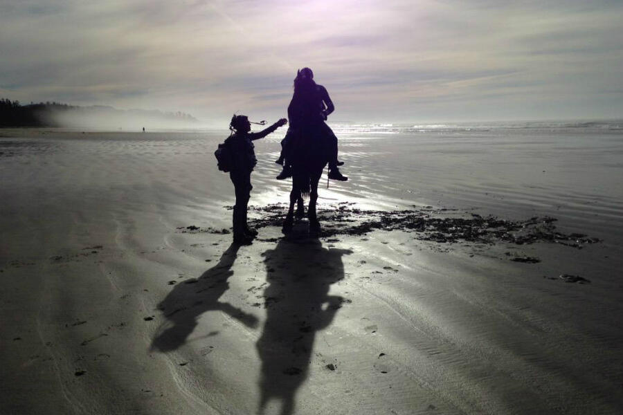 News Briefs: See First 'War for the Planet of the Apes' Photo As Shooting Begins