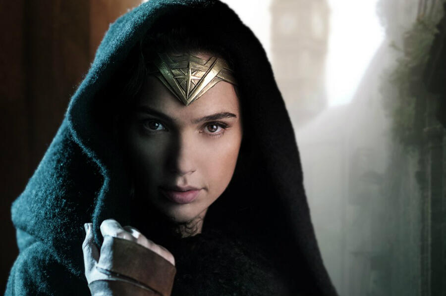 News Briefs: First Look at Gal Gadot in 'Wonder Woman'