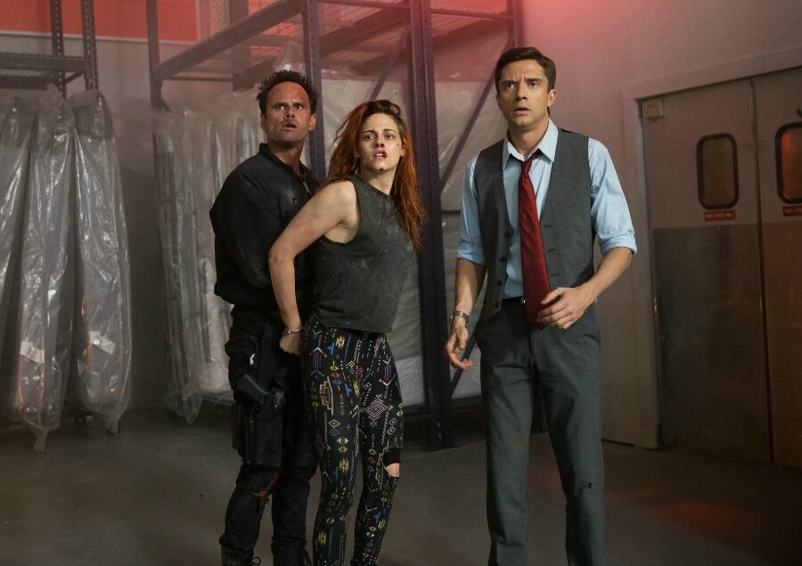 News Briefs: Kristen Stewart Bleeds in New 'American Ultra' Images, Plus: 'Twins 2' and Early 'Ant-Man' Buzz
