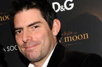 'New Moon' director Chris Weitz NOT Retiring