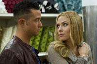 Joseph Gordon-Levitt, Scarlett Johansson Flex Their Jersey Accents in First 'Don Jon' Trailer