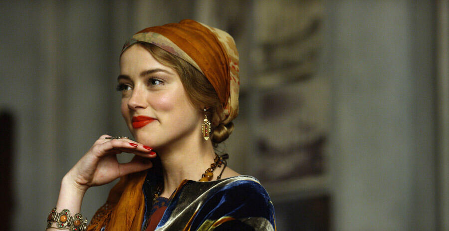 Movie News: See Amber Heard in New 'Aquaman' Photo