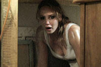 Jennifer Lawrence, Elizabeth Shue in First Trailer for 'House at the End of the Street'