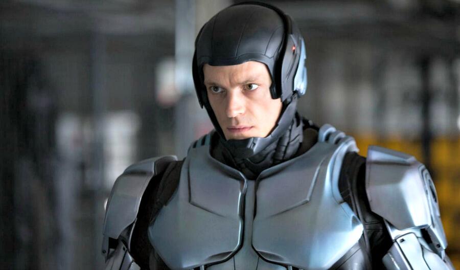'RoboCop' Star Joel Kinnaman Touted to Replace Tom Hardy in DC's 'Suicide Squad'