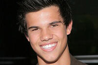 Scoop This: Taylor Lautner in ‘Incarceron’, Matt Damon to Join ‘Elysium’ and ‘Spider-Man Casting’