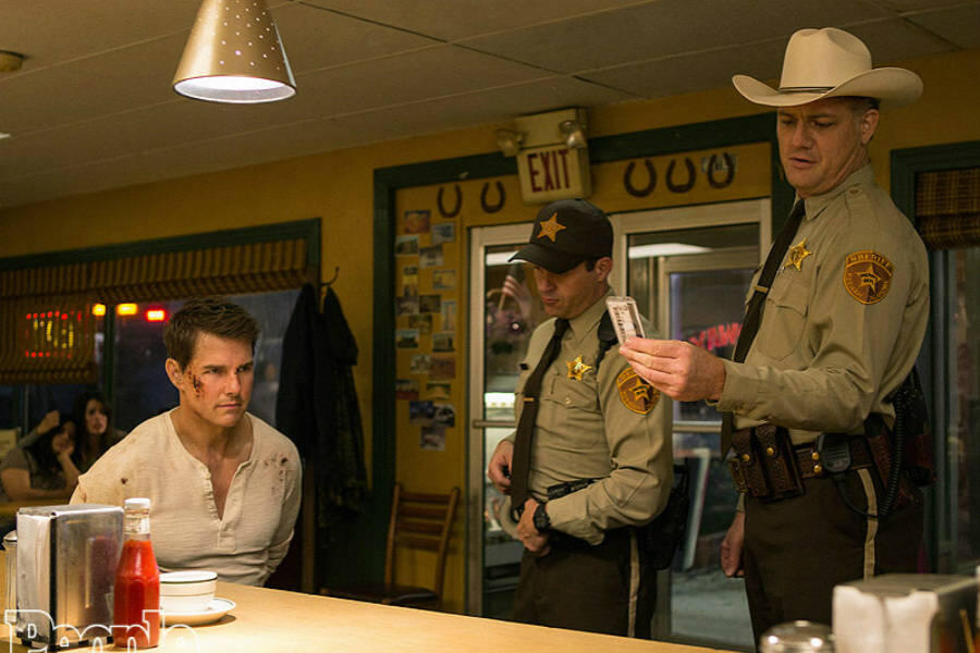 Watch Tom Cruise in First 'Jack Reacher: Never Go Back' Trailer