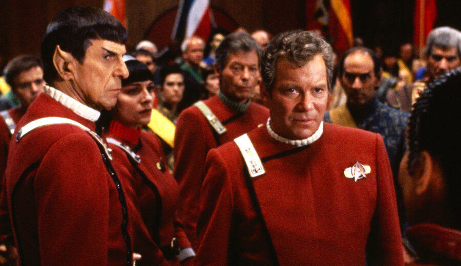 News Briefs: Shatner and Nimoy May Reunite for 'Star Trek 3'; 'Jurassic World' Teases a Familiar Image