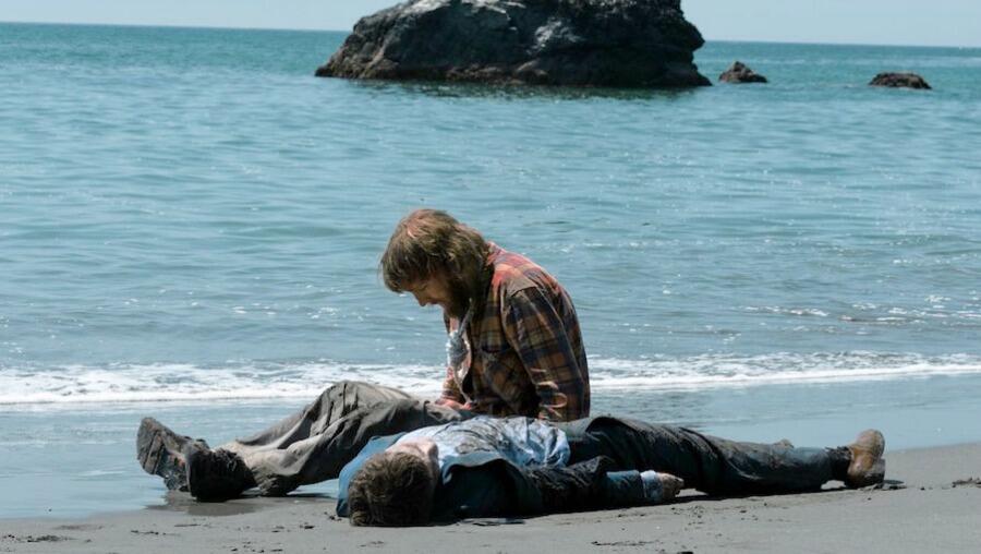 'Swiss Army Man' Trailer: The Farting-Corpse Movie You've Heard About Is No Joke