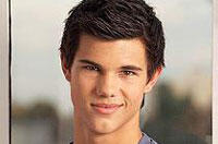 Taylor Lautner Goes Shirtless in Cancun