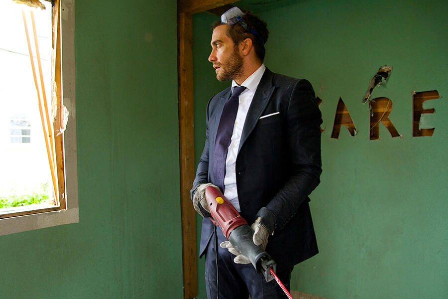 News Briefs: First Look at Jake Gyllenhaal in 'Demolition'; All-Male 'Ghostbusters' Sequel Rumor Clarified