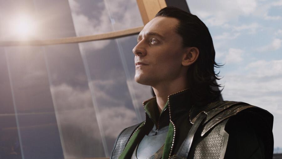 'Avengers' Villain Tom Hiddleston to Play This Country Music Legend