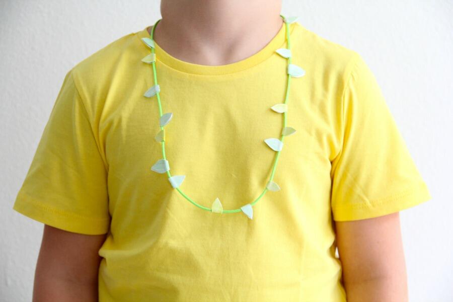 Make This Jungle-Themed DIY Vine Necklace