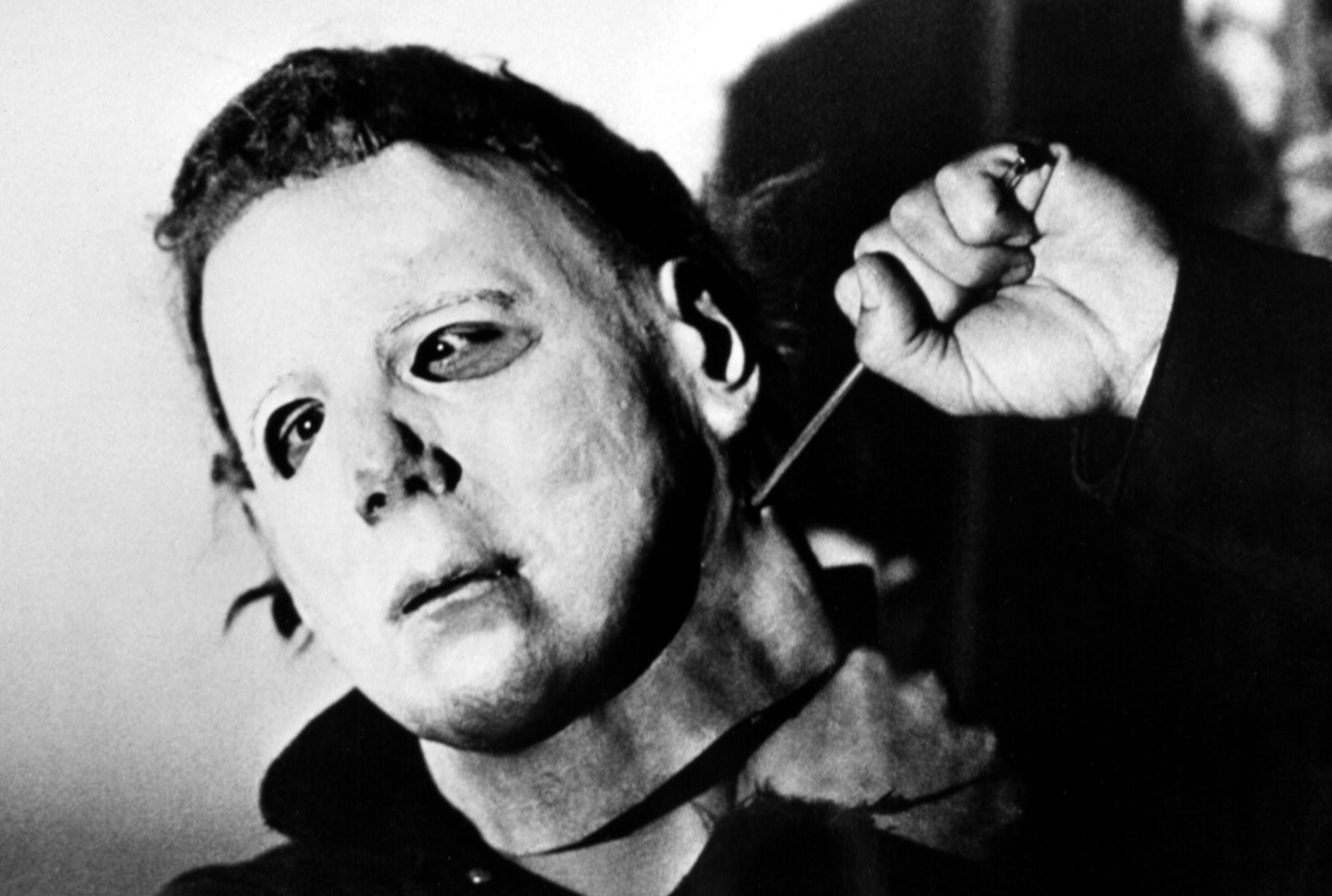 What Is The Scariest Michael Myers Movie / Michael Myers | Michael myers, Michael myers halloween ... : The curse of michael myers (1995)