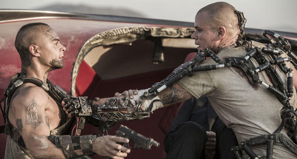 The Most Awesome Mech Suits In Action Sci Fi History Fandango