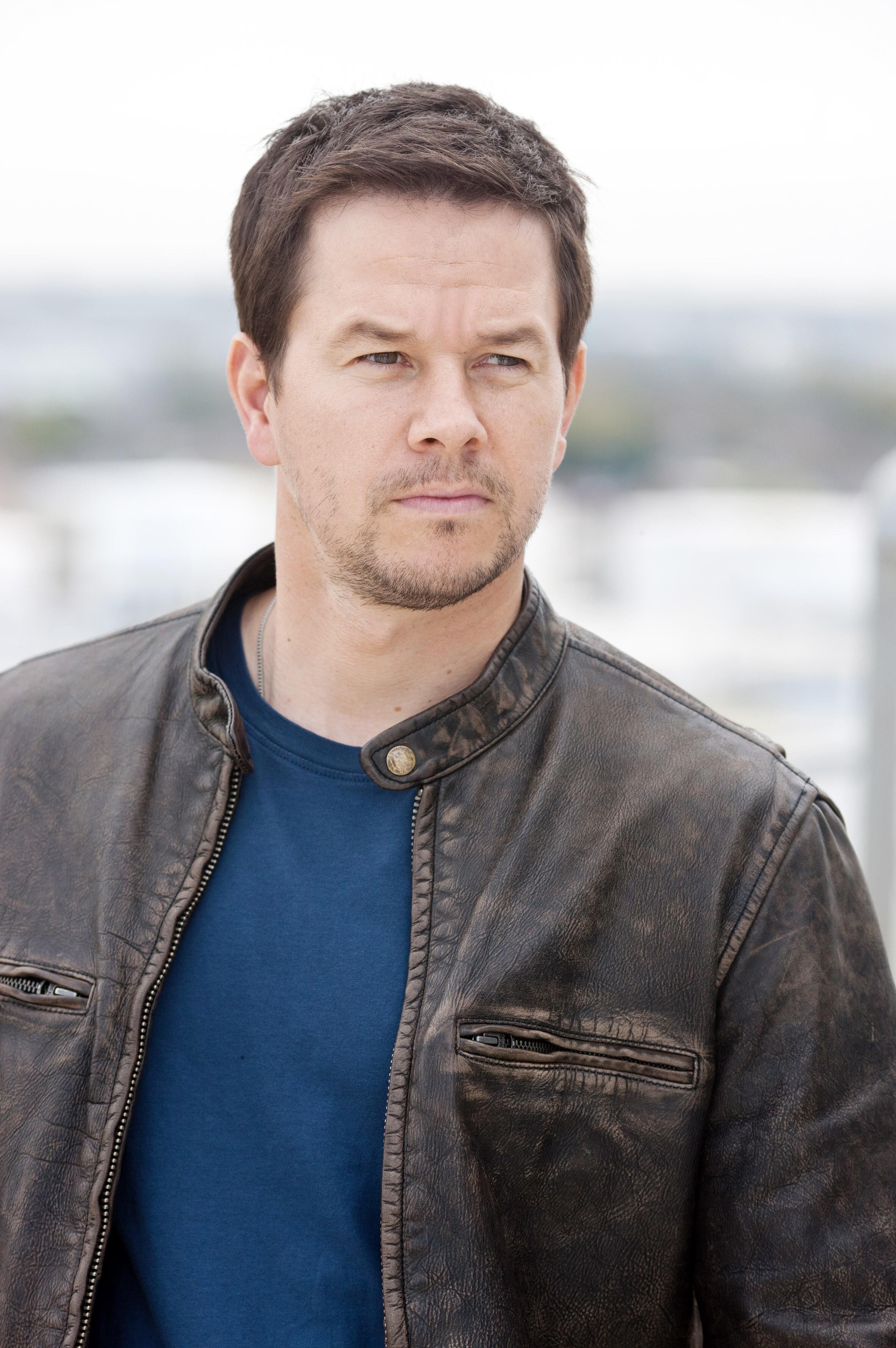 ¿Cuánto mide Mark Wahlberg? - Altura - Real height Intro_Everett_MCDCONT_EC141_H