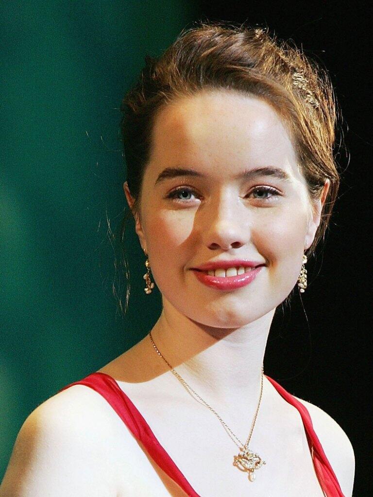 Anna Popplewell Pictures and Photos | Fandango