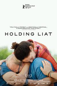 Holding Liat (2025)