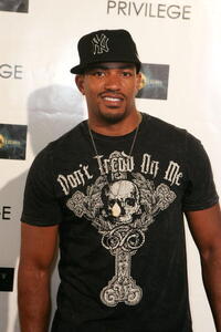 Actor Laz Alonso at the L.A. premiere of "Captivity."