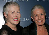 Actresses Lynn Redgrave and "Evening" star Vanessa Redgrave at the N.Y. premiere.