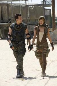 Oded Fehr and Milla Jovovich in "Resident Evil: Extinction."