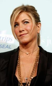 Jennifer Aniston at the California premiere of "He's Just Not That Into You."