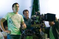 Director Robert Luketic on the set of "The Ugly Truth."