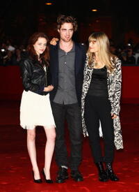 Kristen Stewart, Robert Pattinson and director Catherine Hardwicke at the "Twilight" premiere during the 3rd Rome International Film Festival.