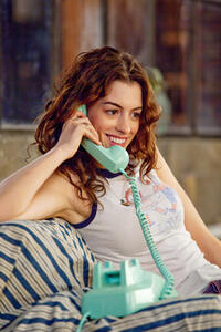 Anne Hathaway as Maggie Murdock in "Love and Other Drugs"