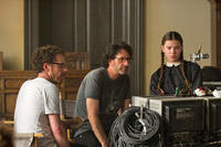 Hailee Steinfield with directors Joel and Ethan Coen