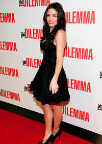 Jenna Dewan at the Illinois premiere of "The Dilemma."
