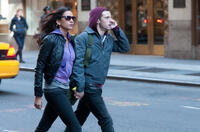 Genesis Rodriguez and Jamie Bell in "Man On A Ledge."