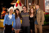 Osric Chau, Victoria Justice, director Josh Schwartz, Jane Levy and Thomas Mann on the set of "Fun Size."
