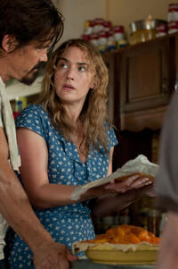 Josh Brolin and Kate Winslet in "Labor Day."