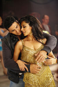 Akshay Kumar and Chitrangda Singh in "Desi Boyz."