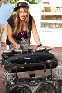 Cleopatra Coleman on the set of "Step Up: Revolution."